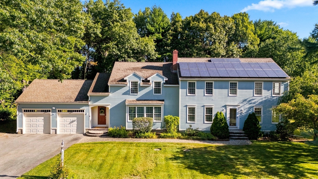 14 King Philip Path in Mendon