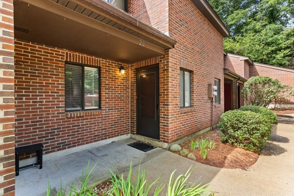 20 Highwood Dr #20 in Franklin