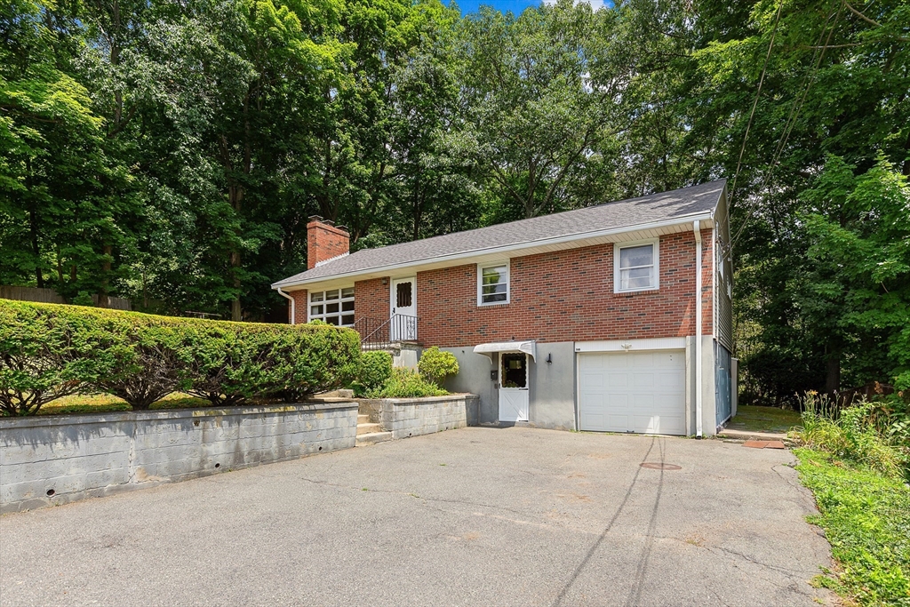 149 Palfrey St in Watertown