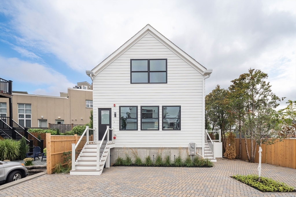60 Franklin St #3 in Somerville