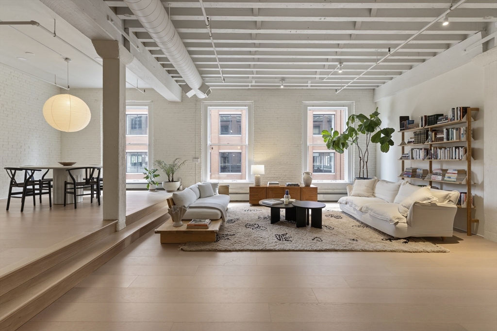 134 Beach St #3B in Boston