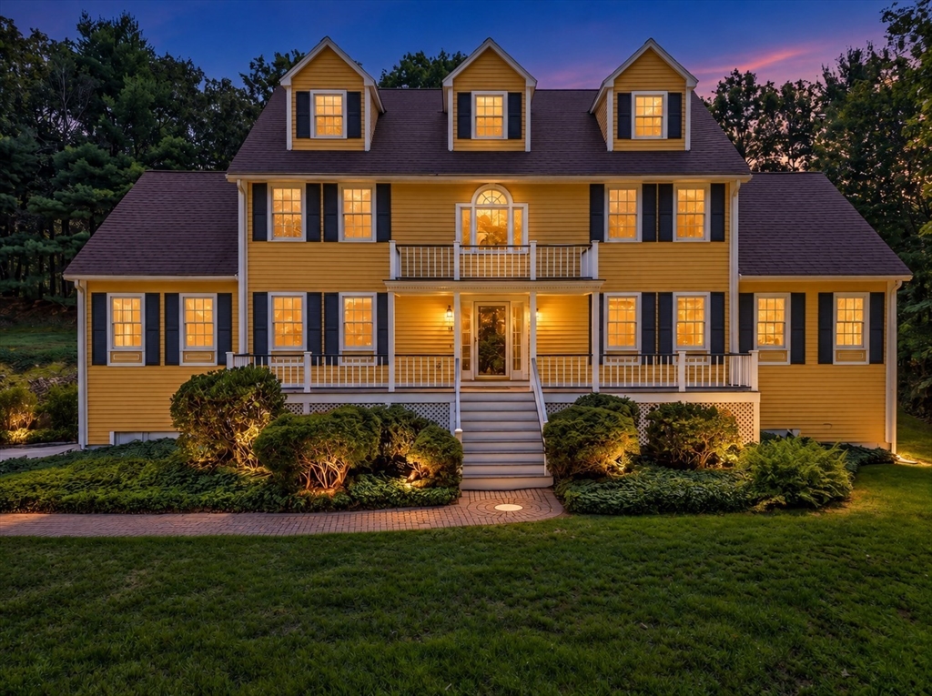 10 Hawk Ridge Rd in Andover