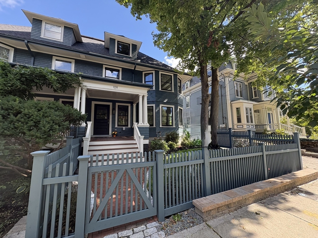 109 Lake View Ave in Cambridge
