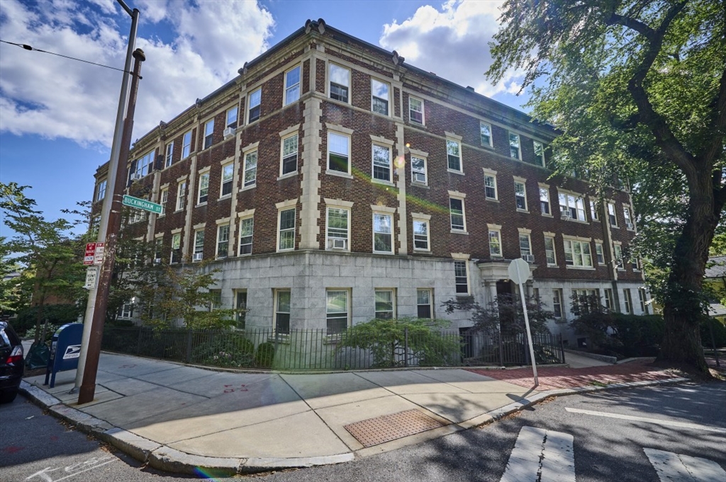 86 Buckingham St #32 in Cambridge