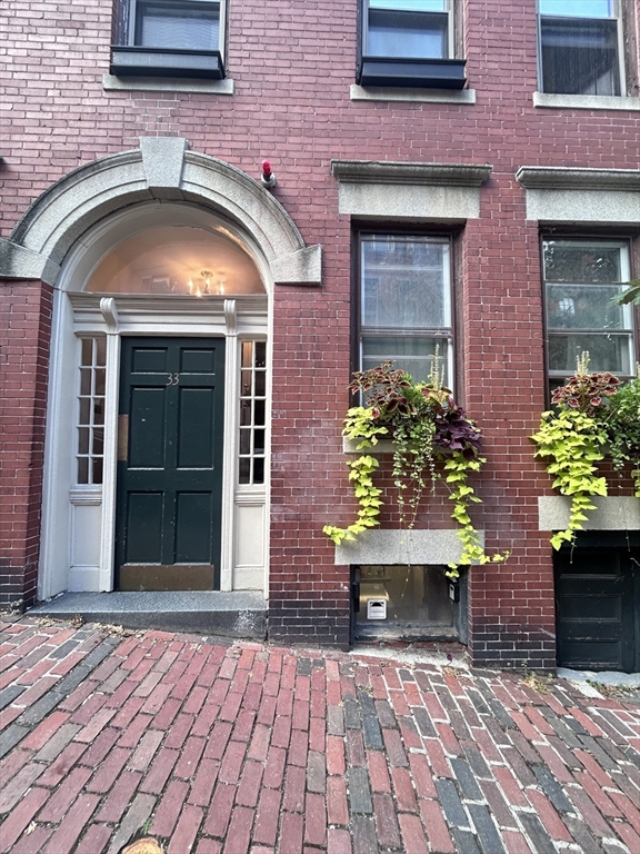 33 Irving St #1 in Boston