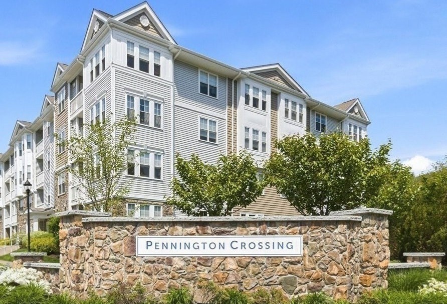 1102 Pennington Drive #1102 in Walpole