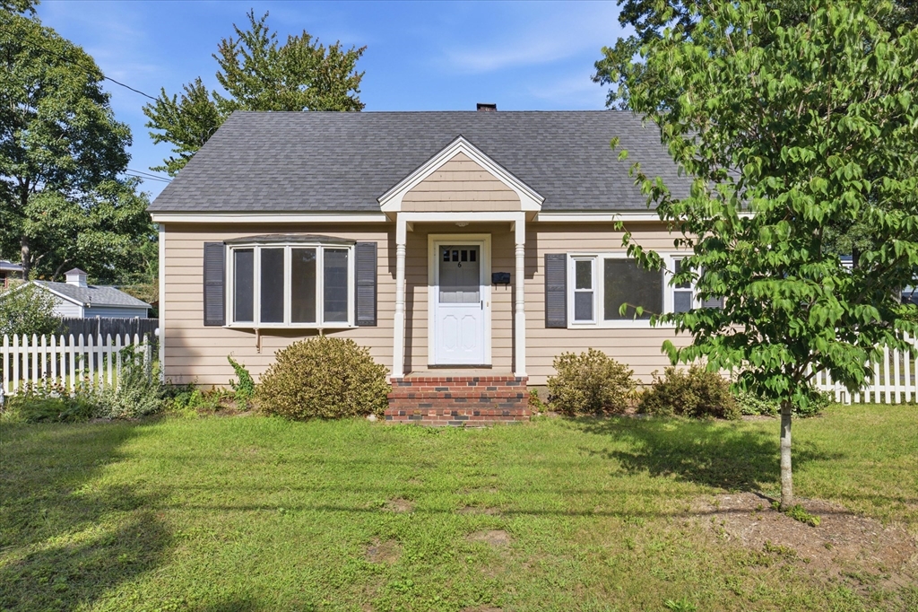 6 Pleasant St in Chelmsford