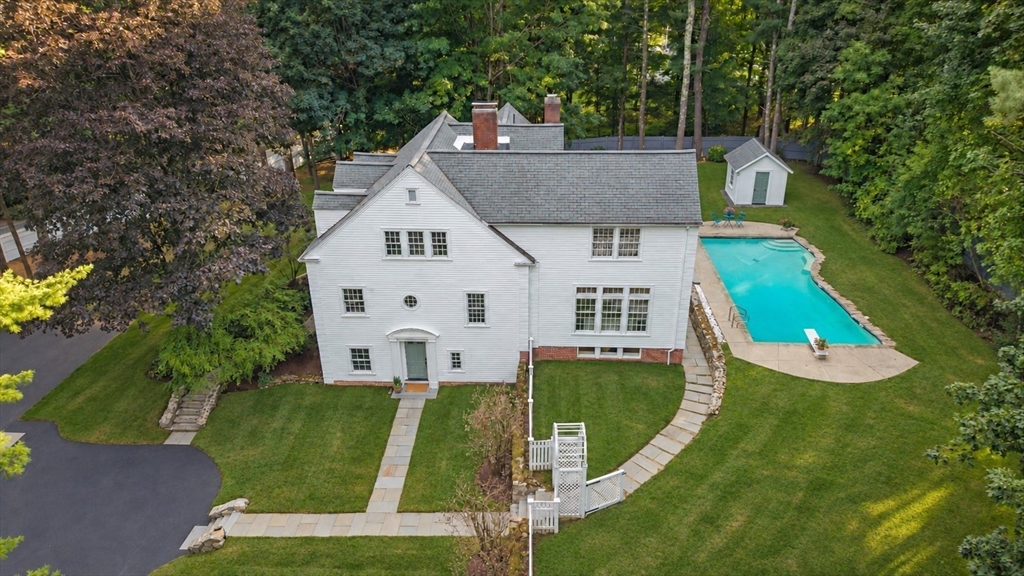 4 Cedar Road in Lincoln