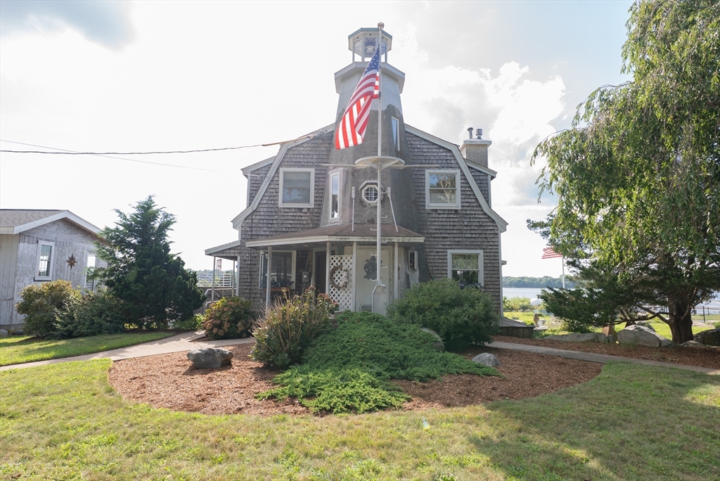 12 Riverside Dr in Berkley