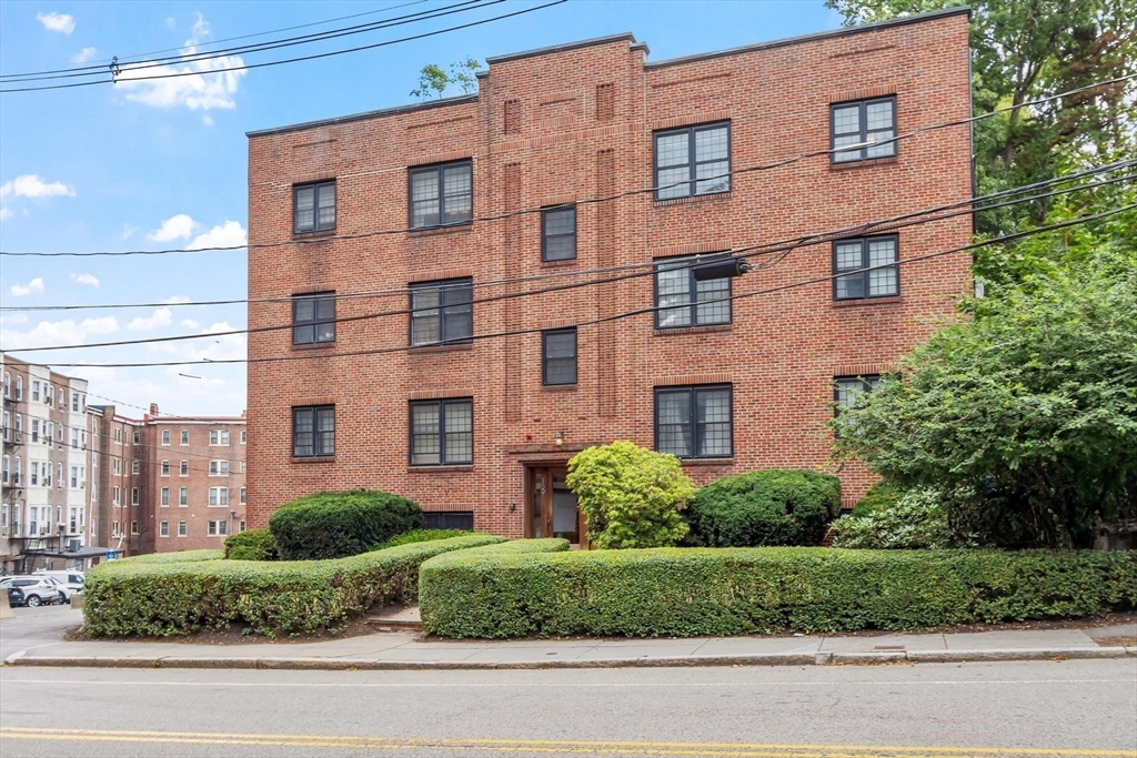 159 St Paul Street #1 in Brookline