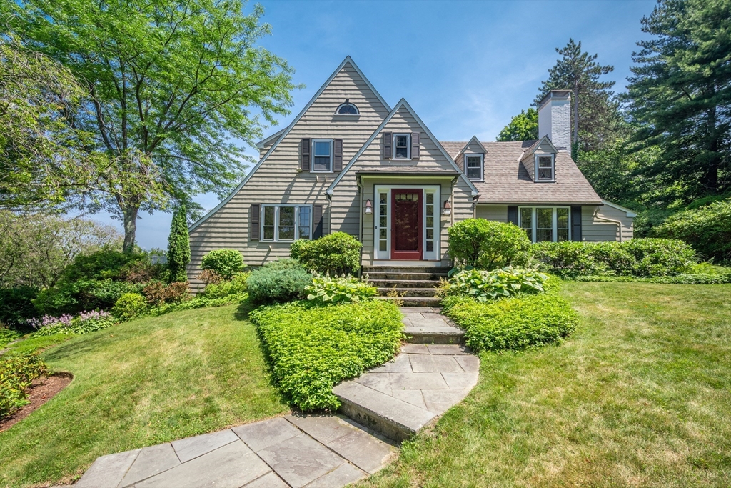 9 Hilliard Road in Lincoln