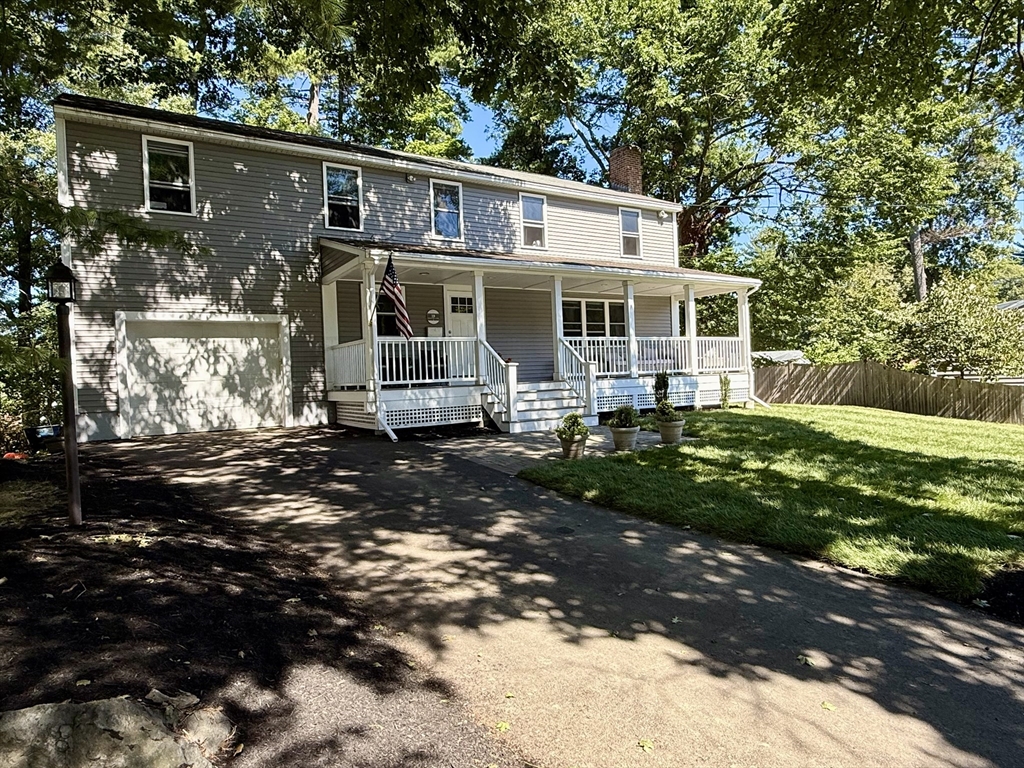 19 Shady Hill Ln in Reading