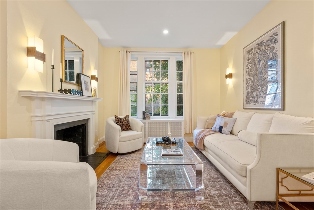 54 Brimmer St in Boston