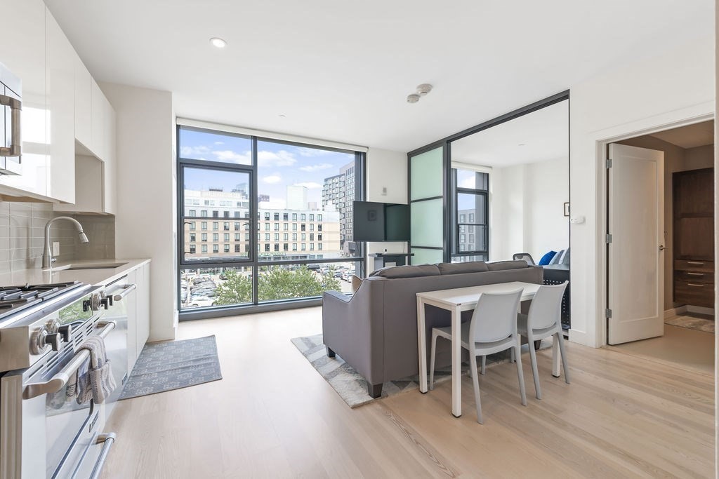 32 Traveler St #411 in Boston