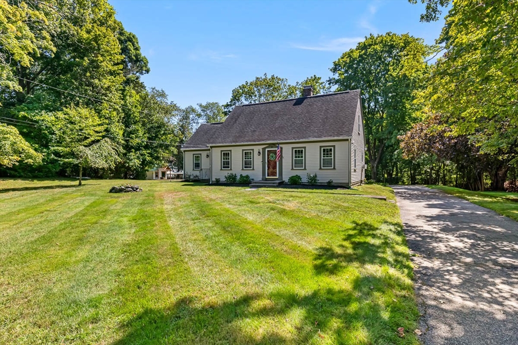 89 Bay State Rd in Rehoboth
