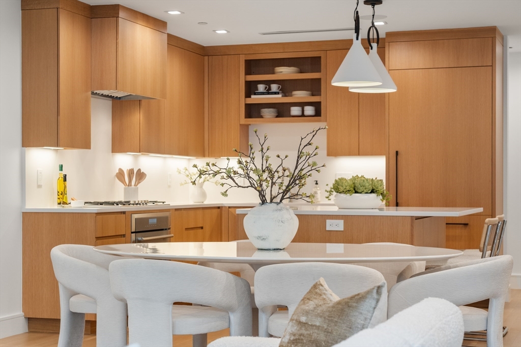 189 W Brookline St #1 in Boston