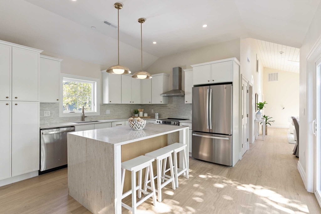 114 Hale St #3 in Beverly