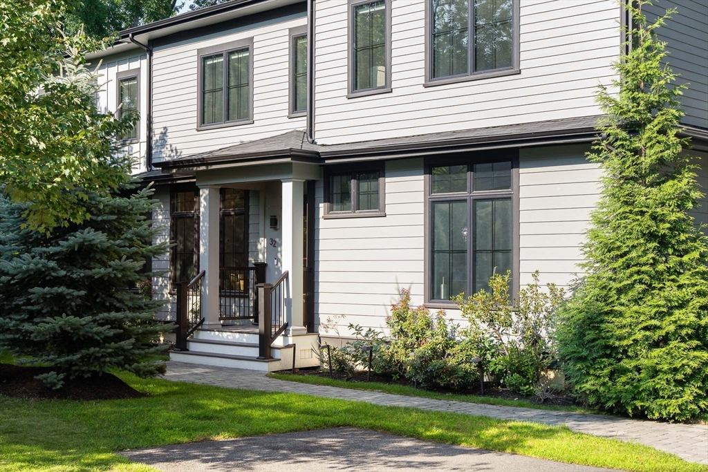 32 Lantern Ln in Wellesley Hills