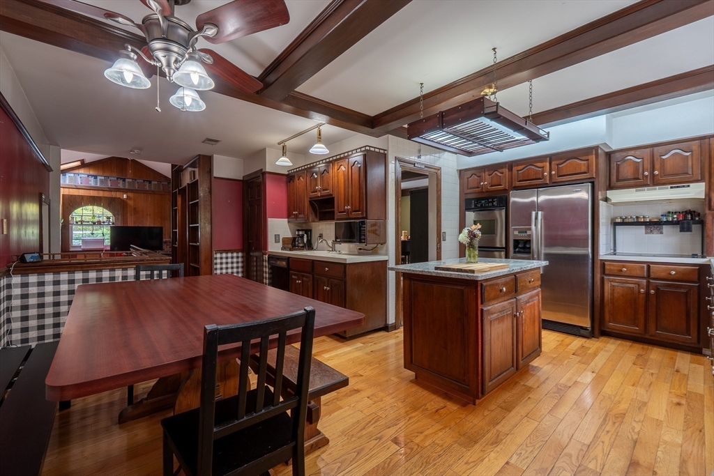 163 Oakside Ave in Methuen