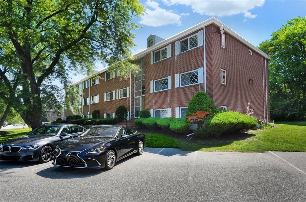 30 Fernview Ave #6 in North Andover
