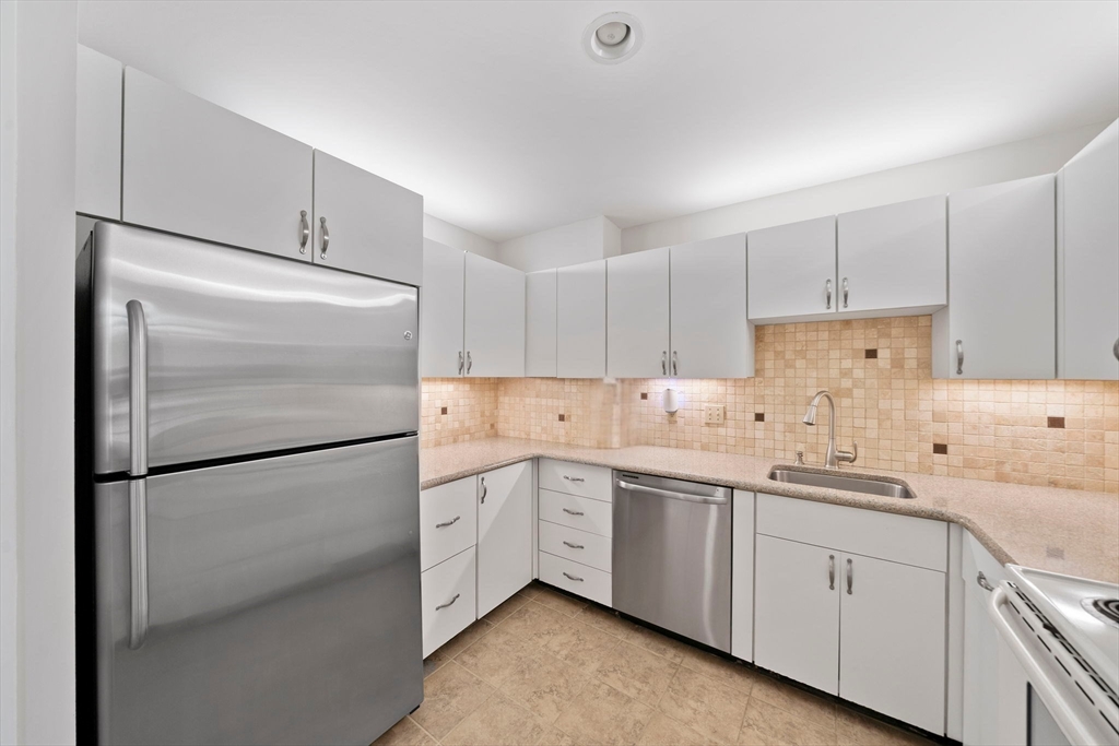 100 Parks St #27 in Duxbury