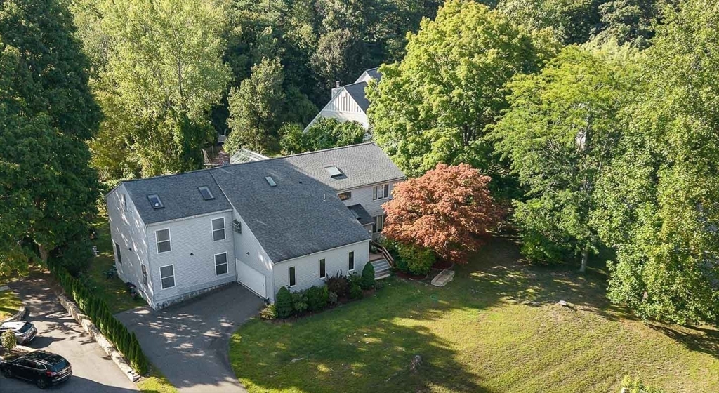 10 Pond View Ln in Ashland