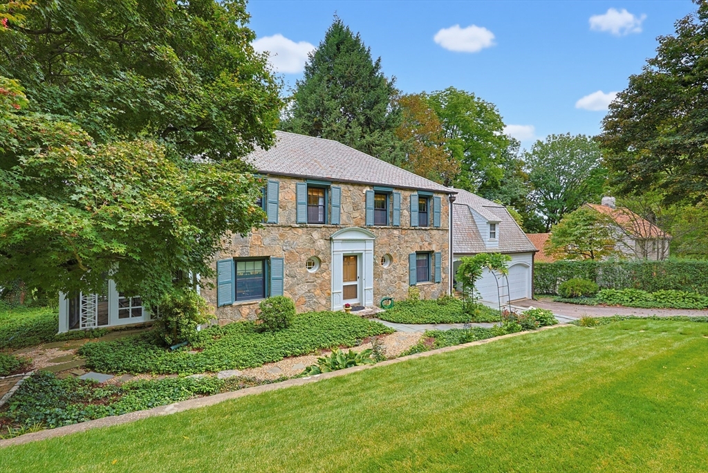 28 Drury Ln in Worcester