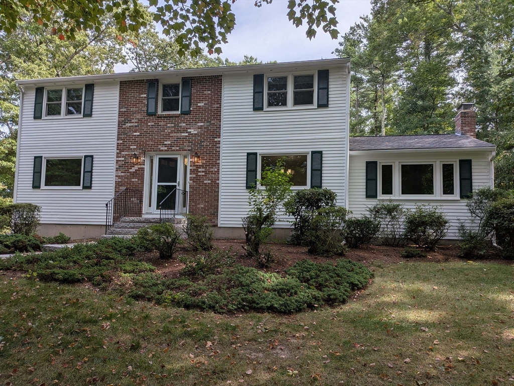 22 Coolidge Cir in Northborough