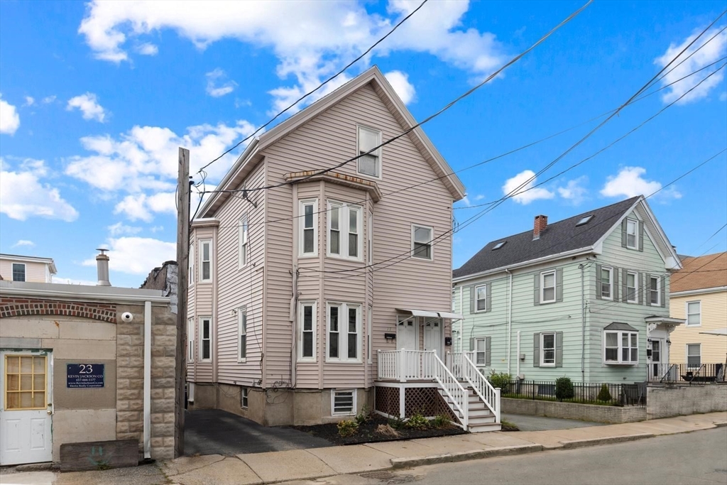 17 Rush St. in Somerville