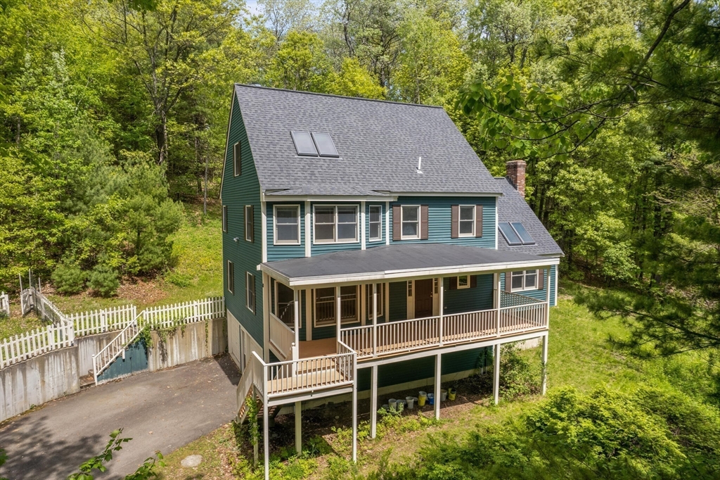 10 Fairway Dr in Groton
