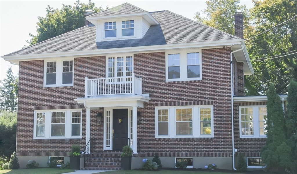 19 Stoneleigh Rd in Watertown
