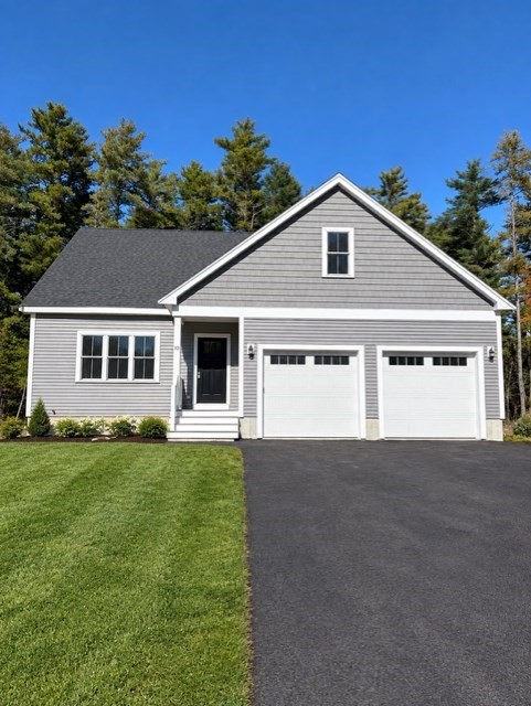 10 Maple Hill Rd in Lakeville