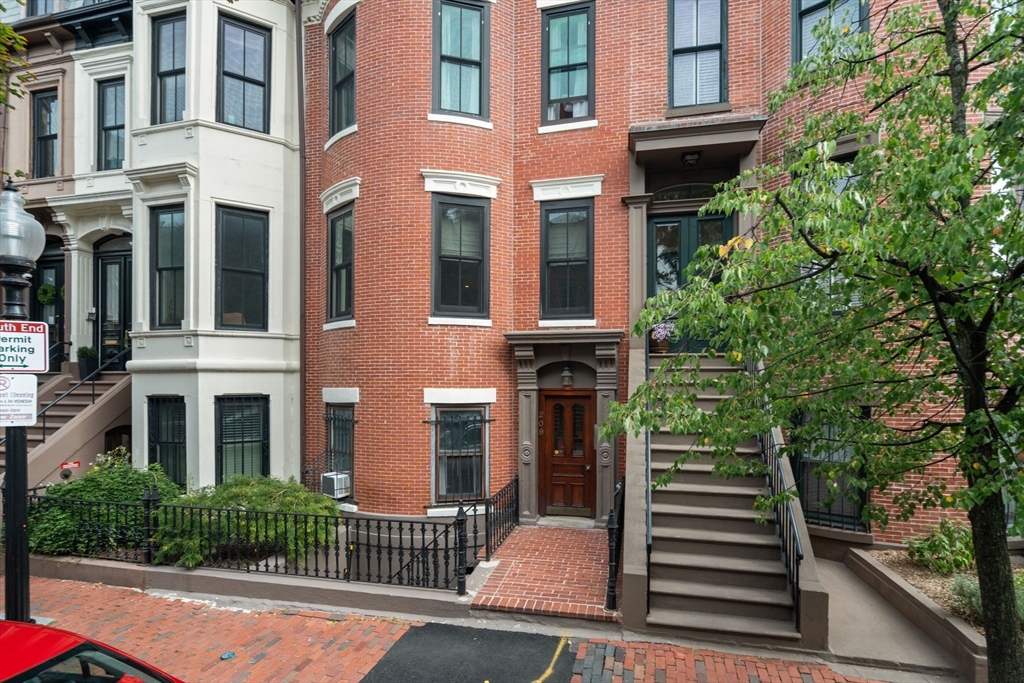 209 W Canton St #3 in Boston