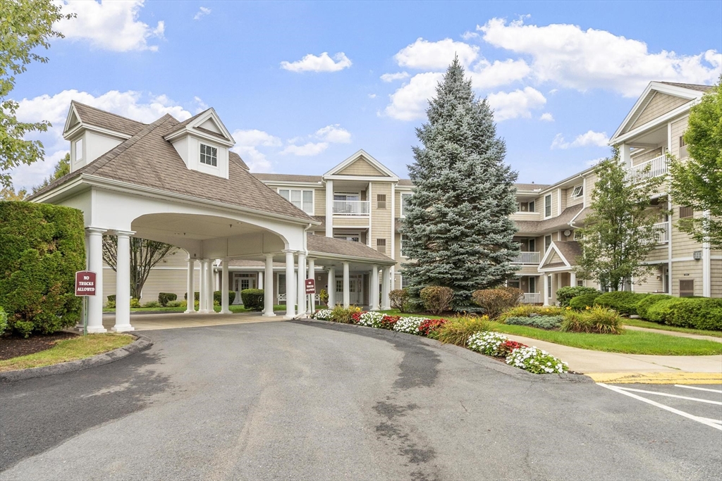 1204 Emerald Court #1204 in Tewksbury