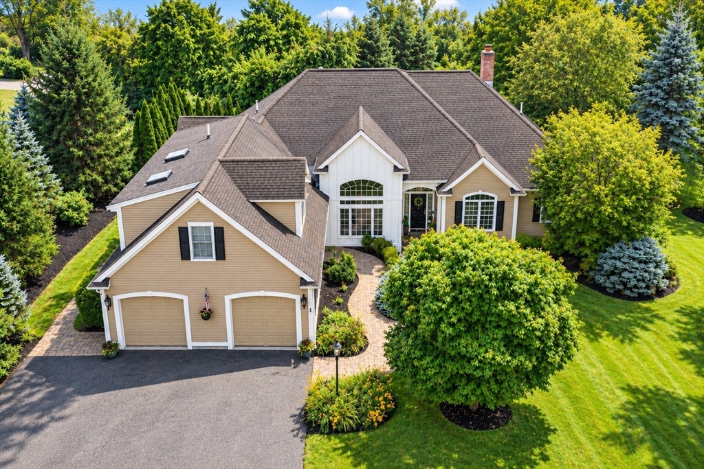 6 Watkins Ln in Southborough