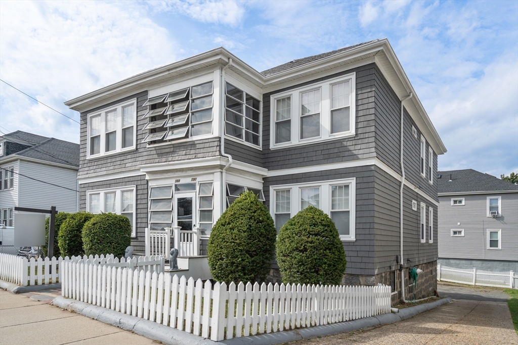 588 Gallivan Blvd in Dorchester Center