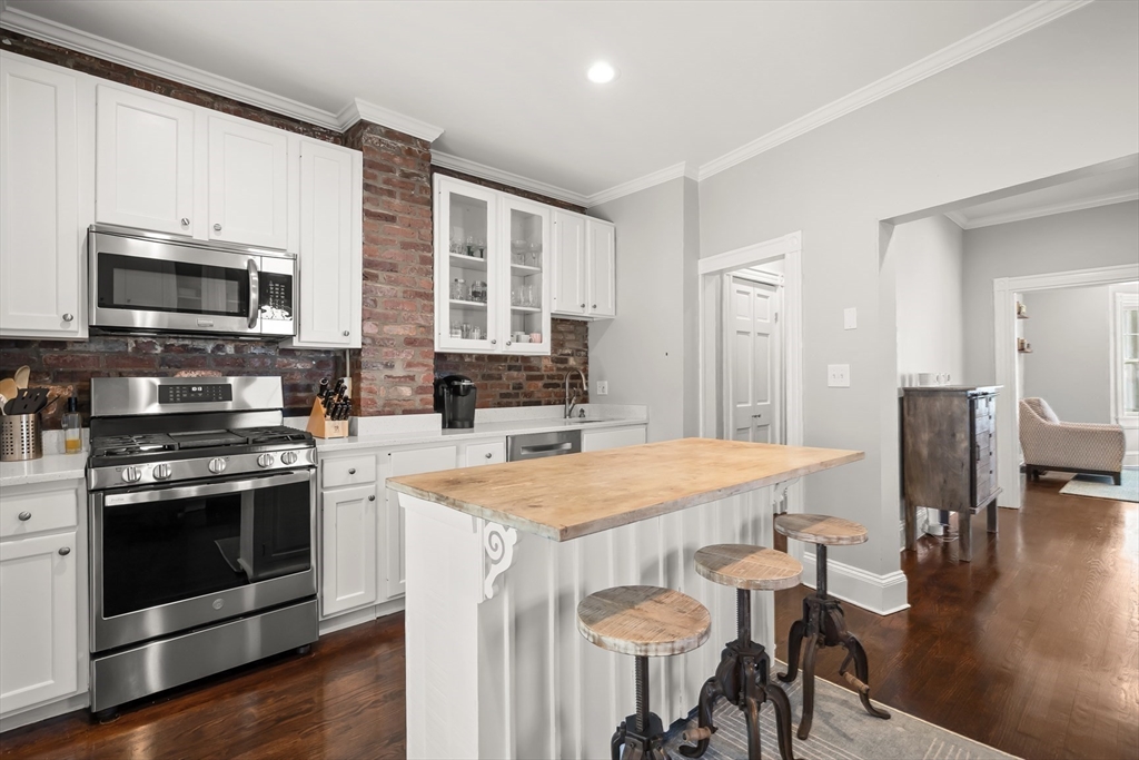 372 Silver St in Boston