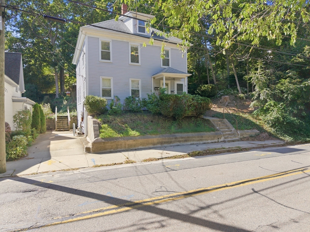 18 Oak St. in Plymouth