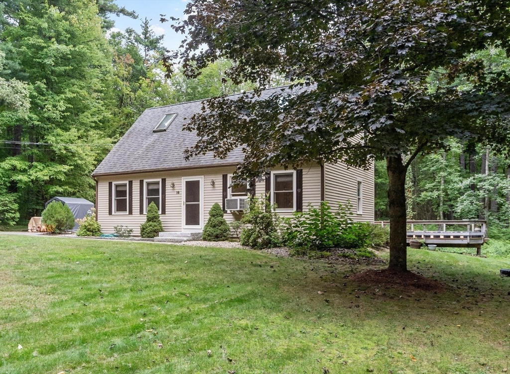 10 Hog Hill Rd in Pepperell