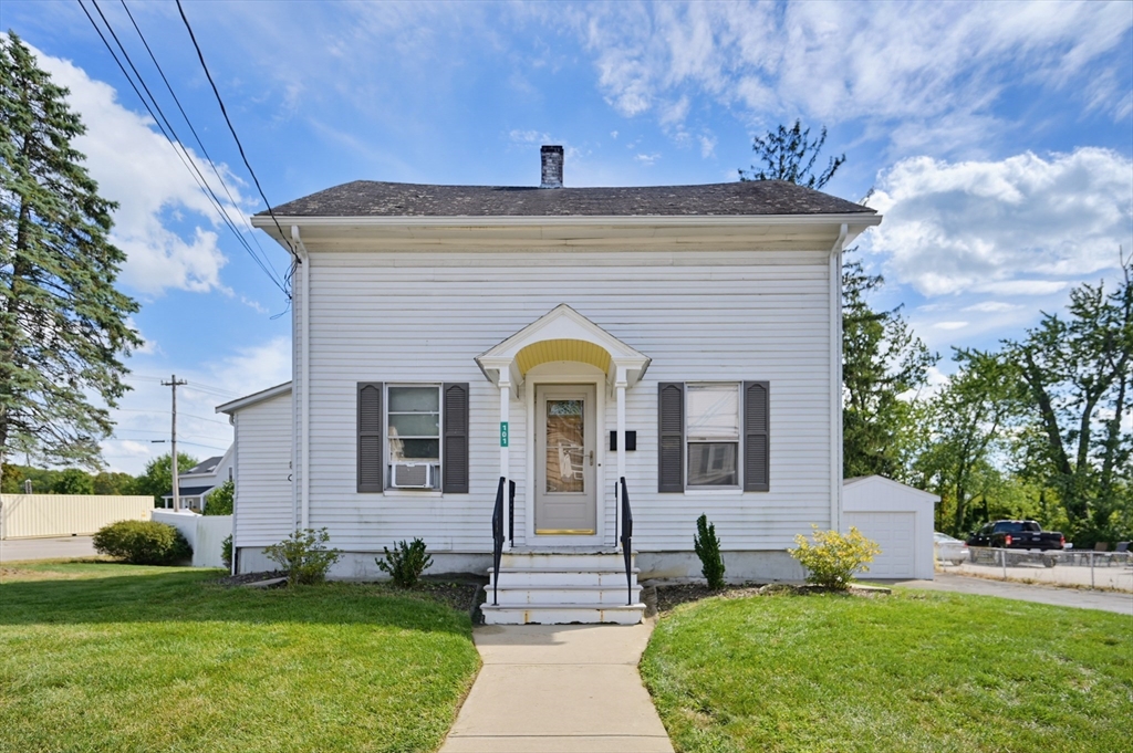 101 Fisher St in North Attleboro