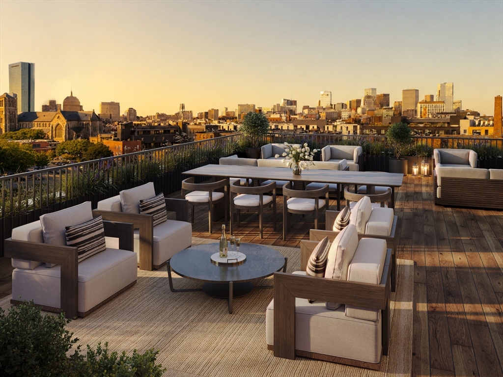 127 E Dedham St #206 in Boston