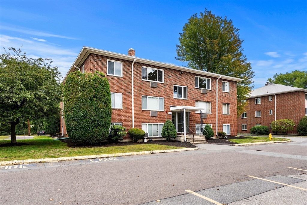 3 Albert Dr #11 in Woburn
