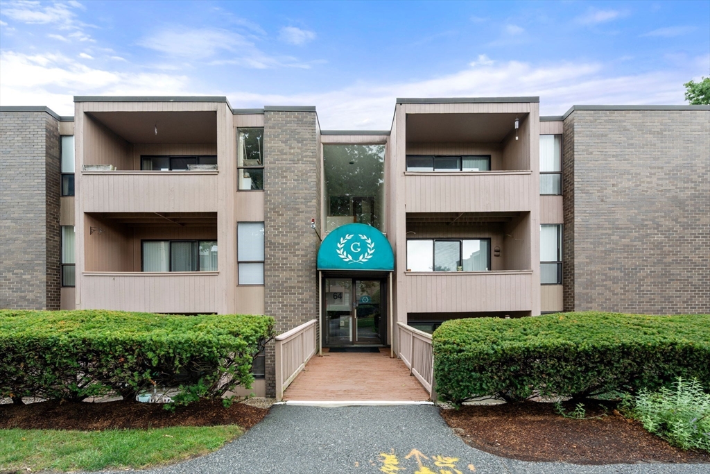 64 Shrewsbury Green Dr #E in Shrewsbury