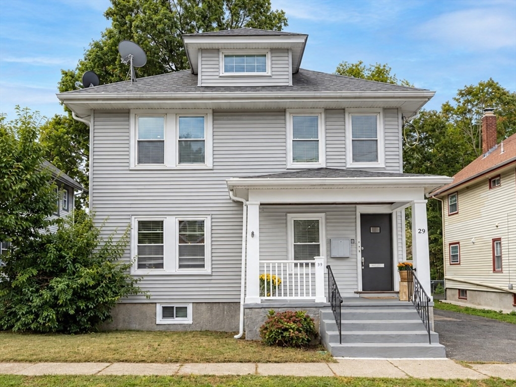 29 Laurel Rd in Milton
