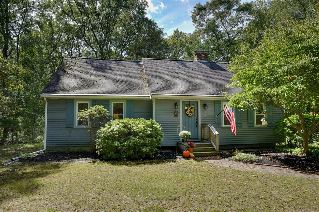8 Fales Road in Plainville