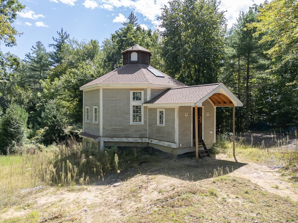12 Cranberry St in Pepperell