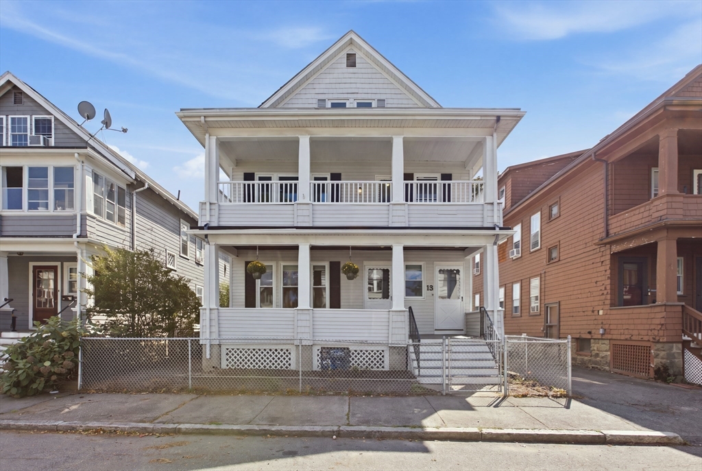 13-15 Carney St in Medford
