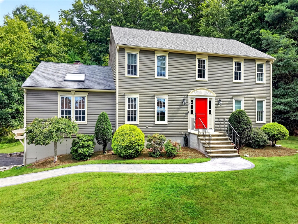 27 Field Pond Rd in Milford