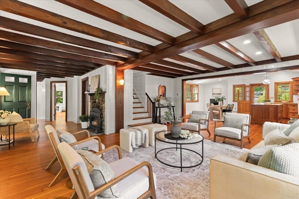 431 Moraine St in Marshfield