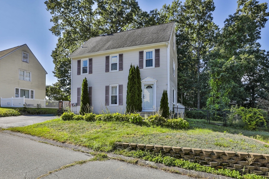 720 Hypine Rd in Dracut